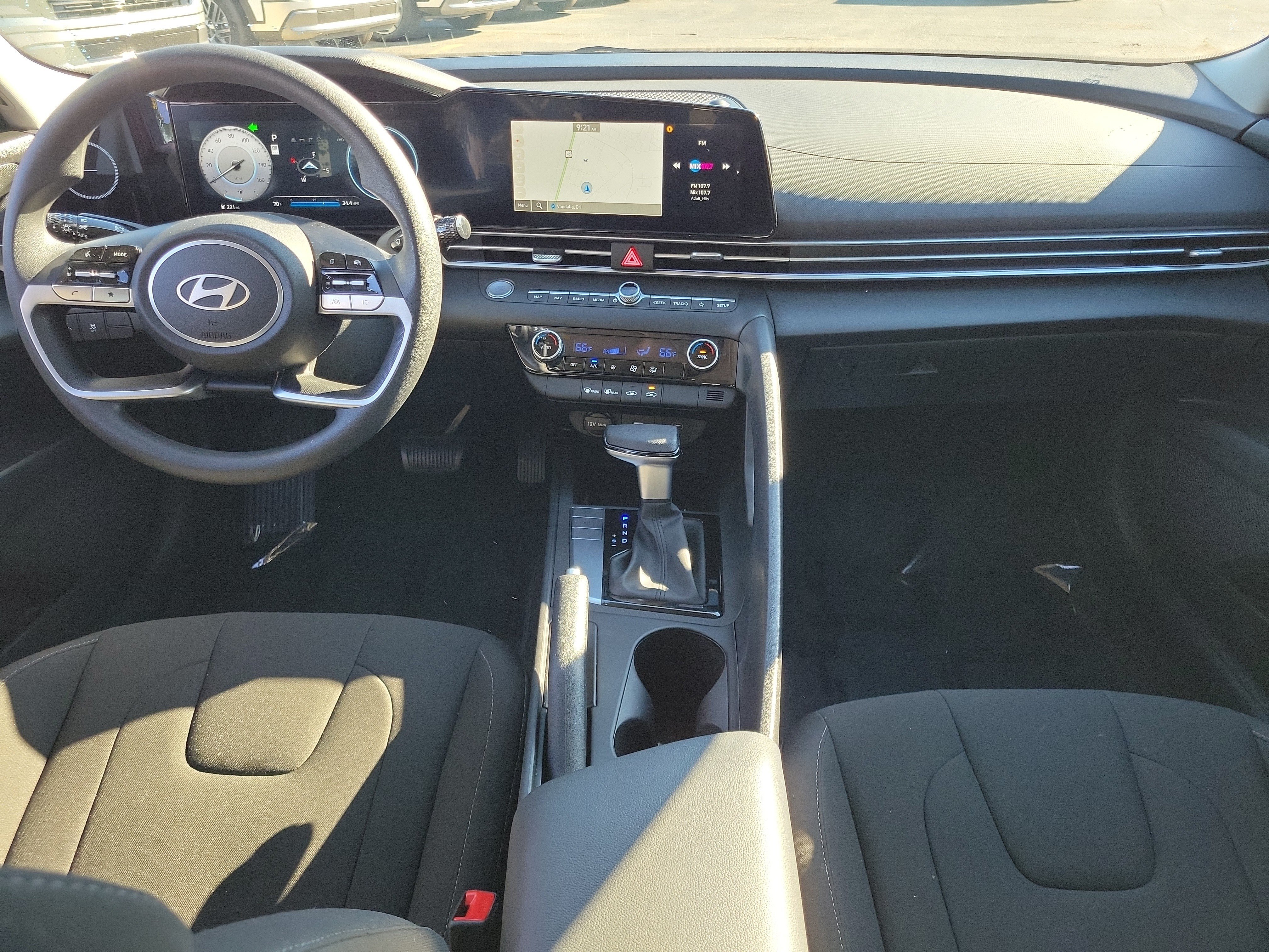 Used 2024 Hyundai Elantra SEL FWD image 9