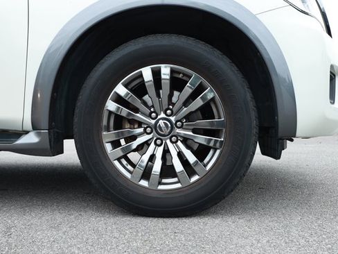 Used 2018 Nissan Armada Platinum w/ Captain Seat Package RWD image 5