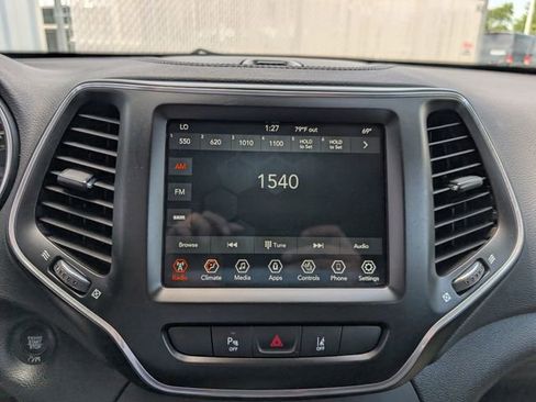 Used 2021 Jeep Cherokee Latitude Lux w/ Comfort/Convenience Group AWD/4WD image 16