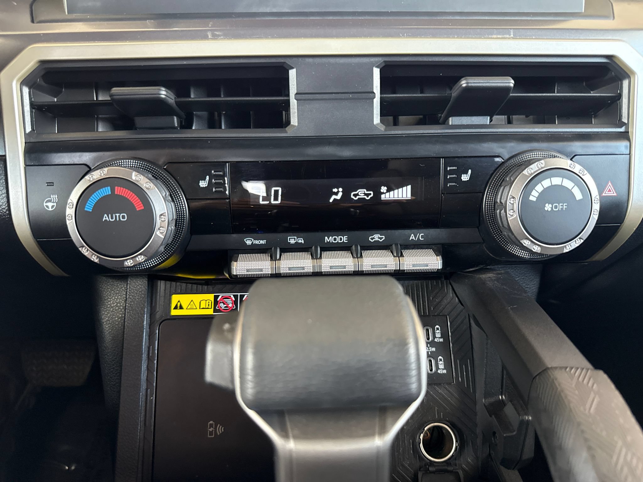 Used 2025 Toyota Tacoma SR5 AWD/4WD image 21