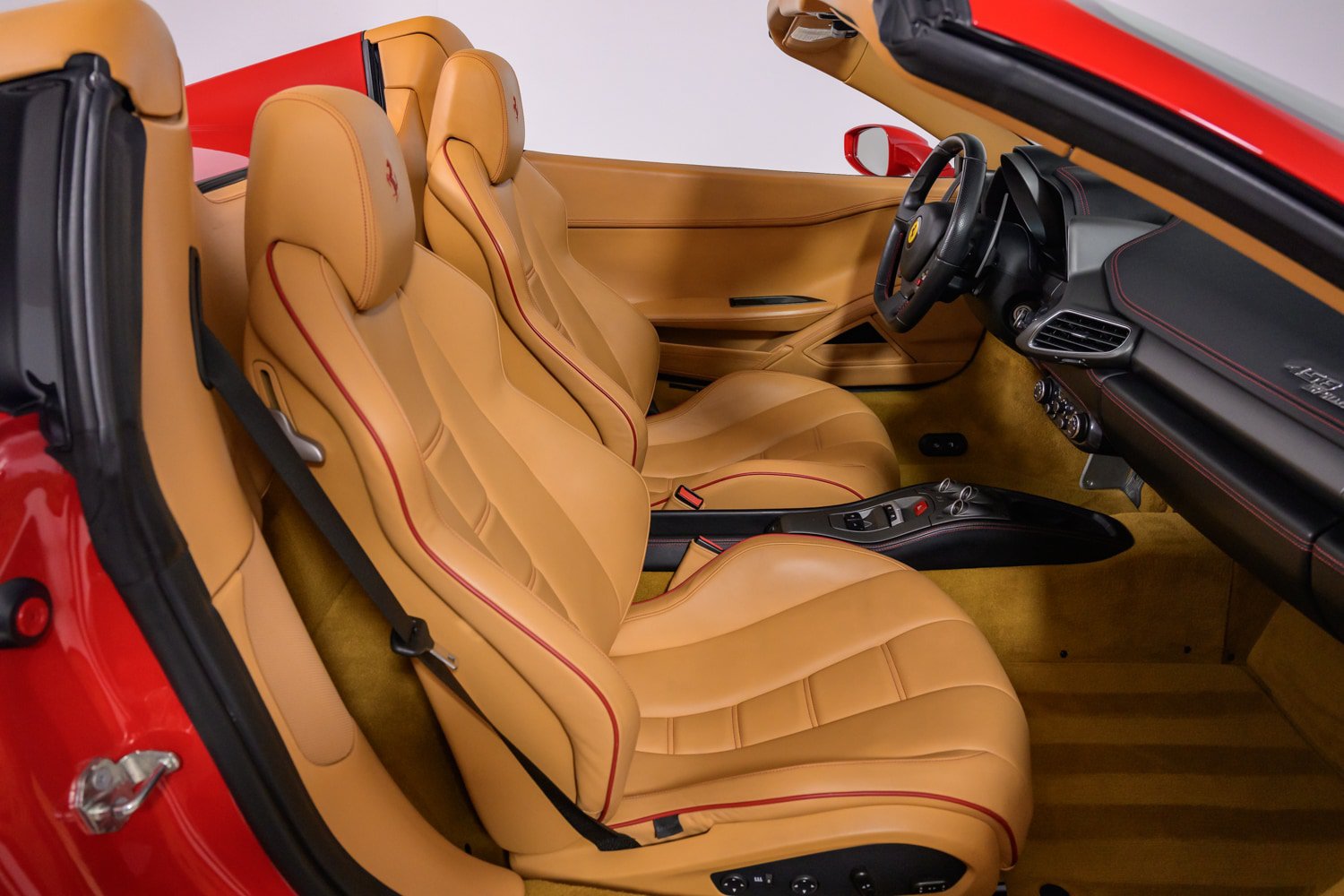 Used 2013 Ferrari 458 Spider RWD image 32