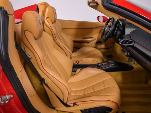 Used 2013 Ferrari 458 Spider RWD image 32