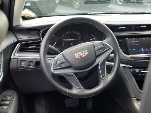 Used 2017 Cadillac XT5 Luxury AWD/4WD image 10