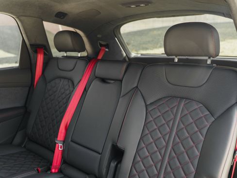 New 2026 Audi SQ7 Prestige image 25