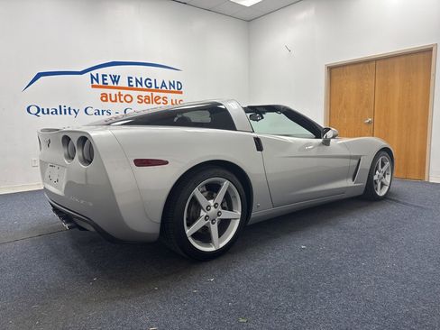 Used 2006 Chevrolet Corvette Coupe w/ Preferred Equipment Group RWD image 7