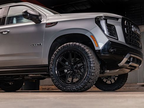 Used 2026 GMC Yukon AT4 Ultimate AWD/4WD image 12