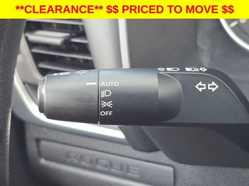 Used 2024 Nissan Rogue S FWD image 25