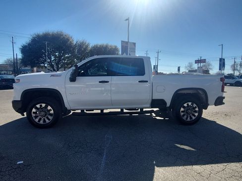 Used 2025 Chevrolet Silverado 2500 Custom w/ Custom Value Package AWD/4WD image 7