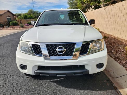 Used 2017 Nissan Frontier SV image 16