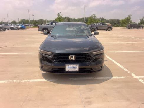 Used 2025 Honda Accord Sport image 7