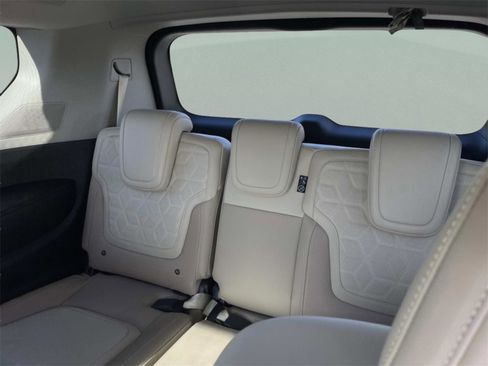 New 2026 Nissan Armada Platinum image 8