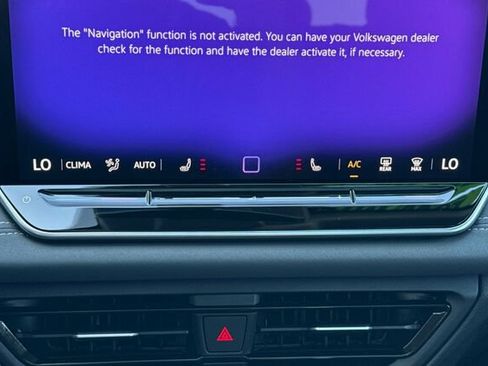 Used 2025 Volkswagen Tiguan SE w/ Panoramic Sunroof Package AWD/4WD image 20