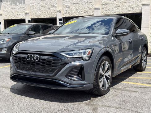 Used 2024 Audi Q8 e-tron Premium AWD/4WD image 19