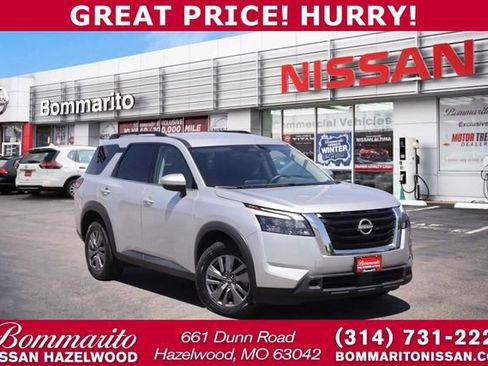 Certified 2025 Nissan Pathfinder SV AWD/4WD image 1
