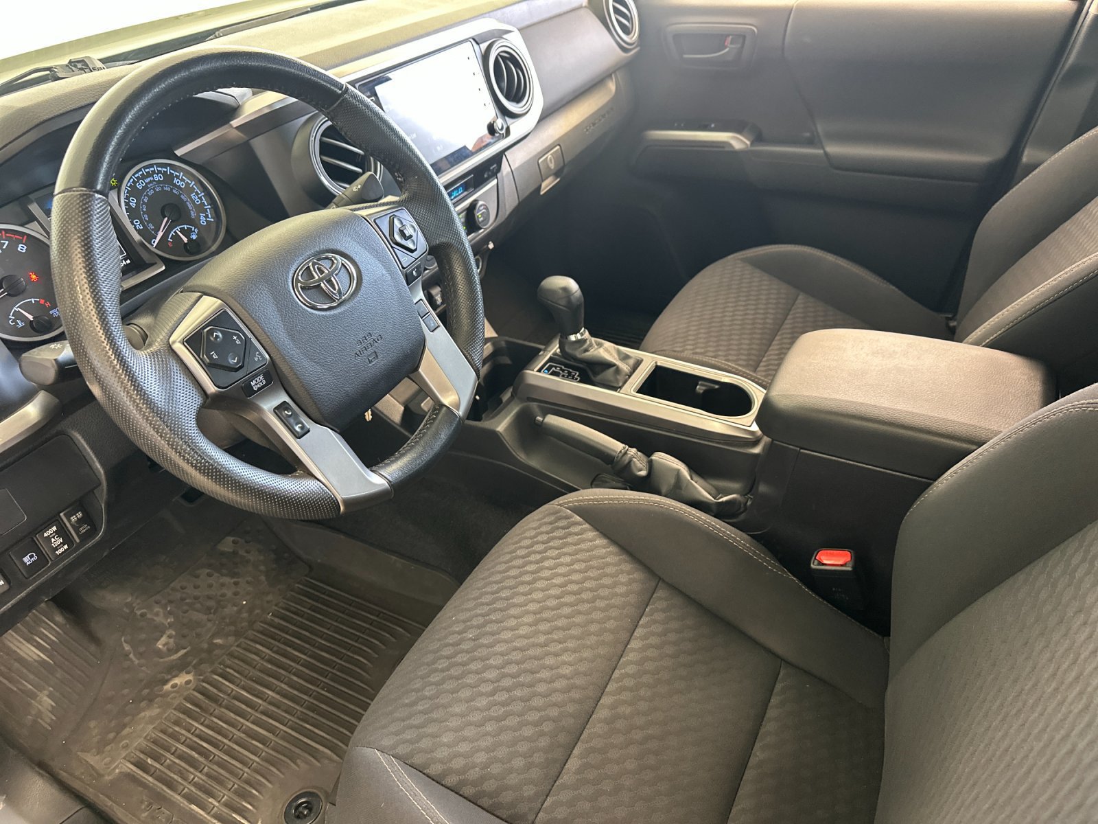 Used 2022 Toyota Tacoma SR5 w/ Trail Edition AWD/4WD image 9