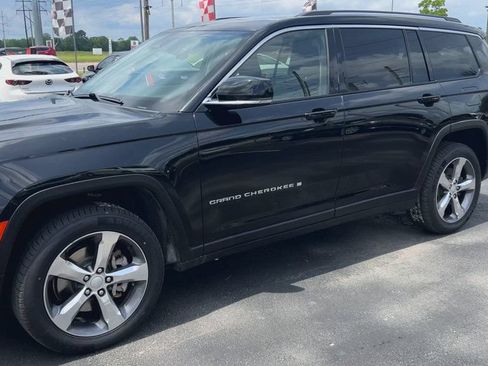 Used 2022 Jeep Grand Cherokee L Limited AWD/4WD image 4
