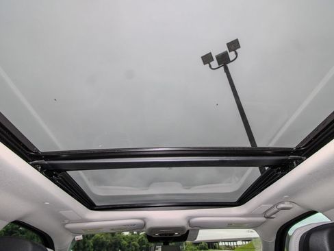 Used 2025 Lincoln Navigator Reserve AWD/4WD image 12