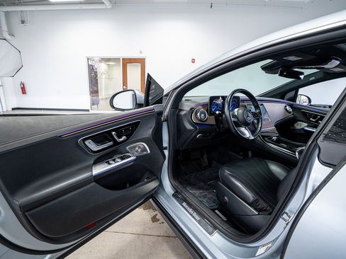 Used 2023 Mercedes-Benz EQE 500 4MATIC Sedan image 35