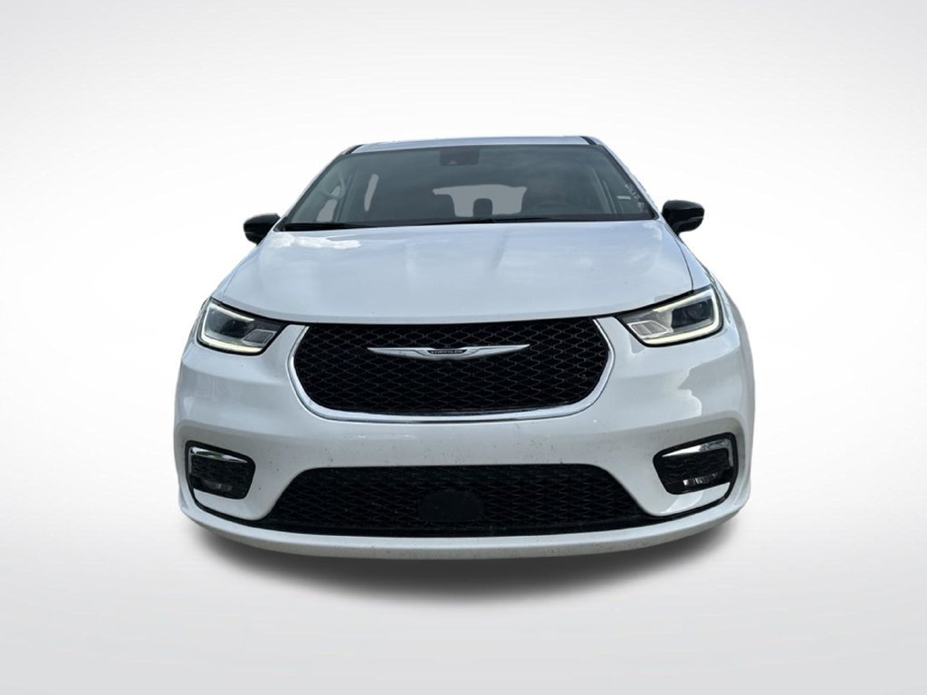 Used 2024 Chrysler Pacifica Touring-L FWD image 6