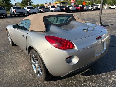 Used 2007 Pontiac Solstice Convertible w/ Premium Package RWD image 3