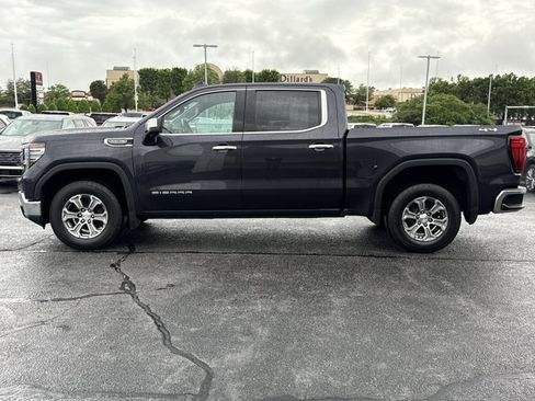 Used 2022 GMC Sierra 1500 SLT w/ SLT Convenience Package AWD/4WD image 11