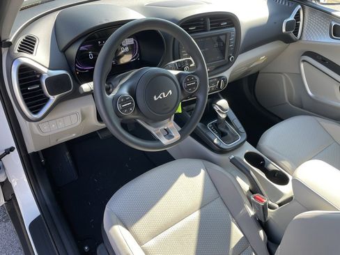 New 2025 Kia Soul LX image 9