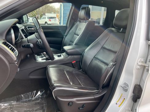 Used 2018 Jeep Grand Cherokee Overland image 12