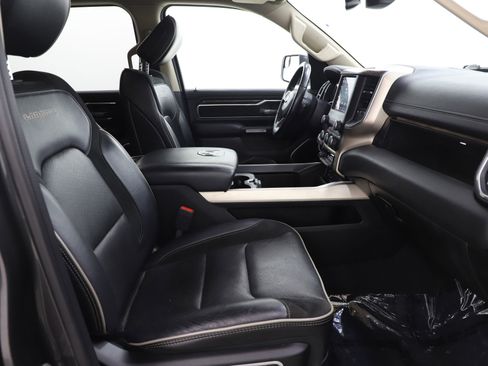 Used 2019 RAM 1500 Laramie image 11