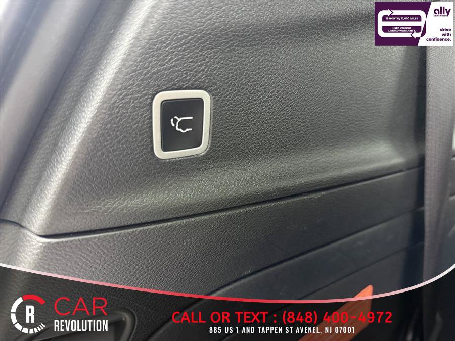 Used 2024 Chrysler Pacifica Limited FWD image 9