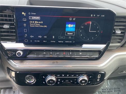 Used 2024 GMC Sierra 1500 SLT image 12