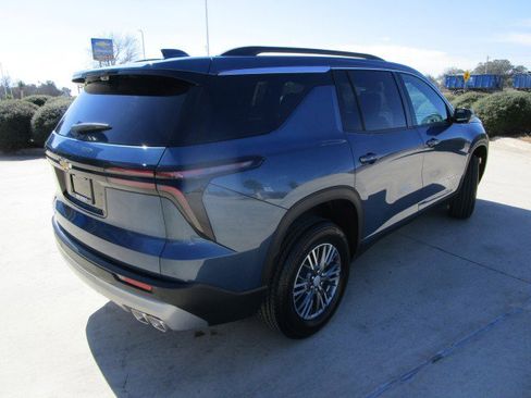 New 2026 Chevrolet Traverse LT w/ Driver Confidence Package FWD image 7