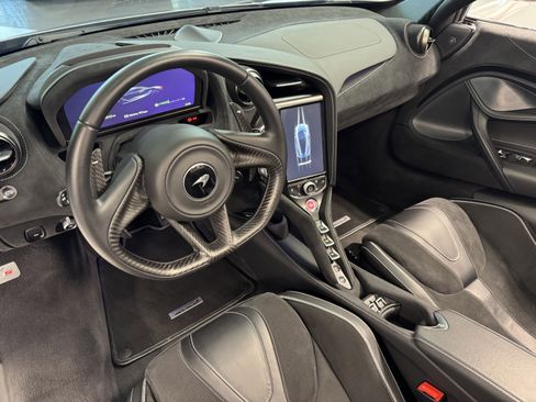 Used 2022 McLaren 720S Performance image 12