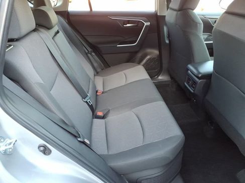 Used 2025 Toyota RAV4 XLE AWD/4WD image 20