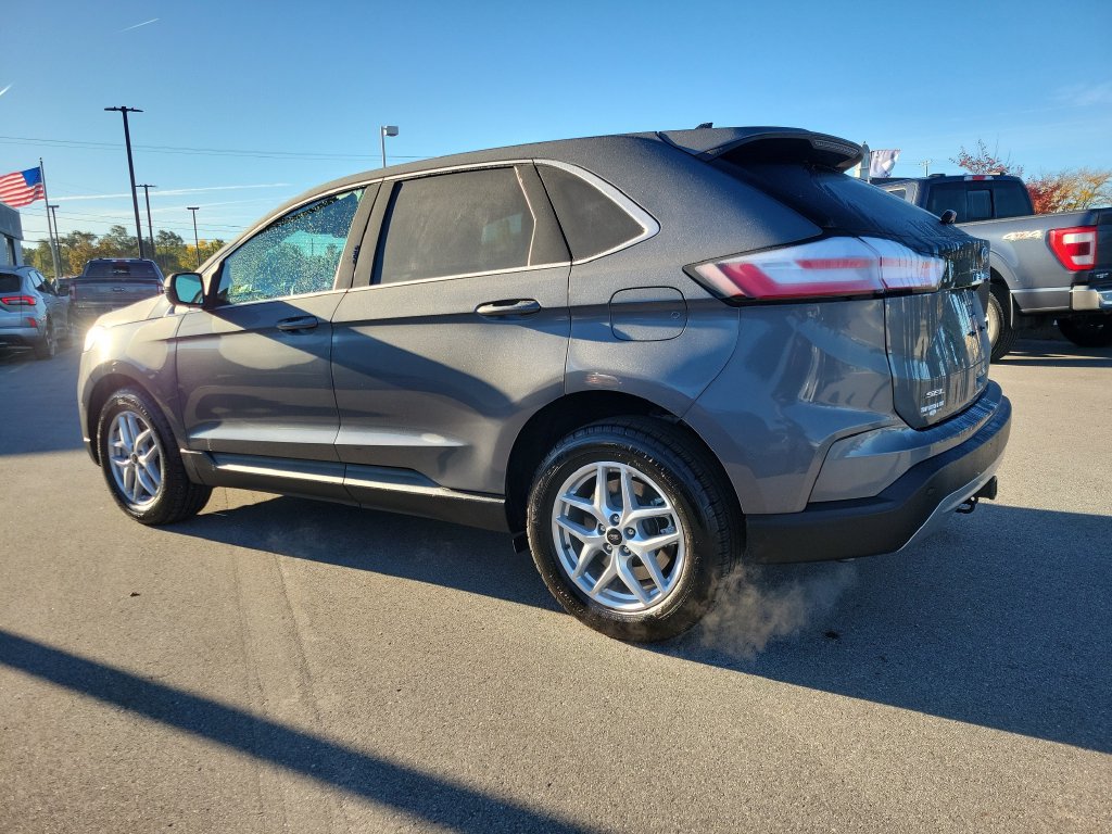 Used 2024 Ford Edge SEL w/ Convenience Package AWD/4WD image 3