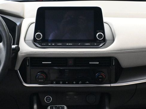 Used 2021 Nissan Rogue SV FWD image 14
