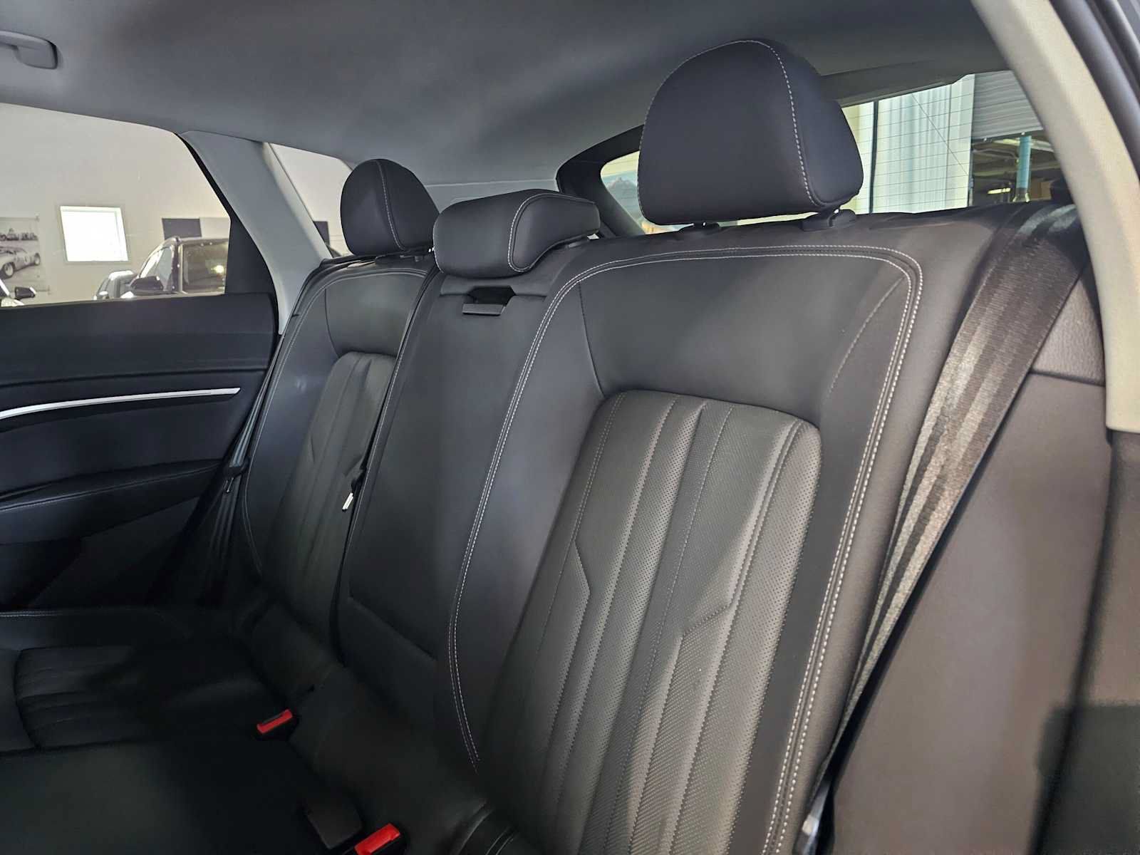 Used 2024 Audi Q8 e-tron Premium Plus AWD/4WD image 19
