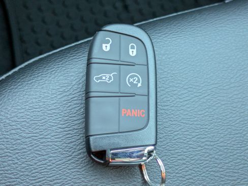 New 2026 Jeep Compass Latitude AWD/4WD image 13