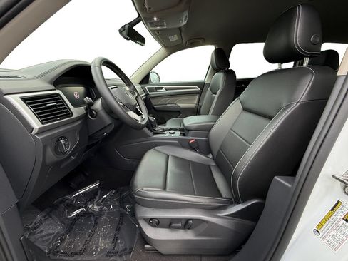 Used 2023 Volkswagen Atlas SE AWD/4WD image 9