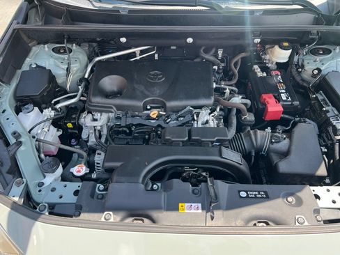 Used 2019 Toyota RAV4 XLE w/ Convenience Package FWD image 13