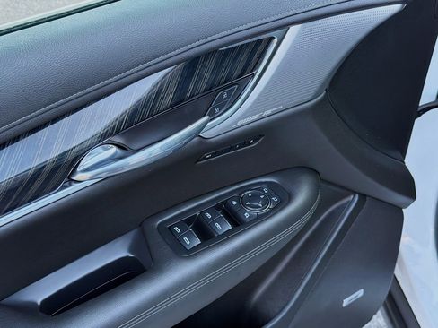 Used 2021 Cadillac XT6 Premium Luxury image 24