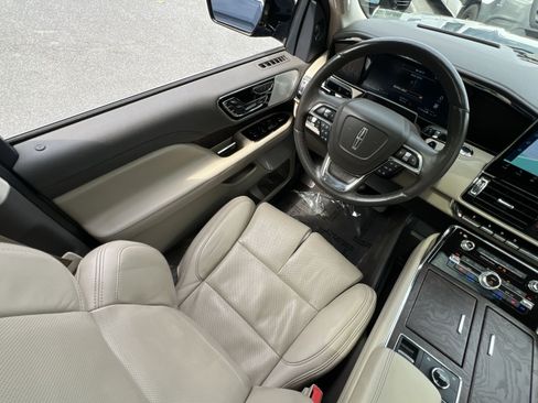 Used 2022 Lincoln Navigator L Reserve AWD/4WD image 16