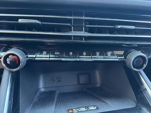 Used 2026 Chevrolet Traverse LT w/ Driver Confidence Package image 22