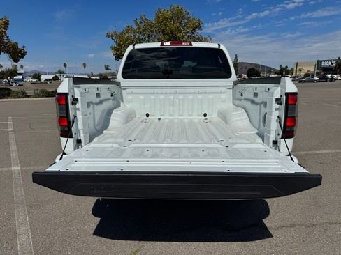 Used 2022 Nissan Frontier SV image 21