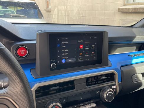 Used 2025 Toyota Tacoma SR image 21