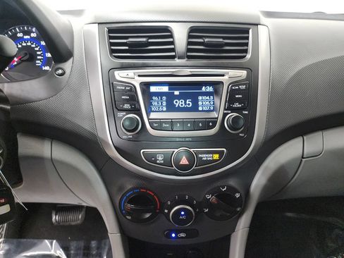 Used 2017 Hyundai Accent SE FWD image 17