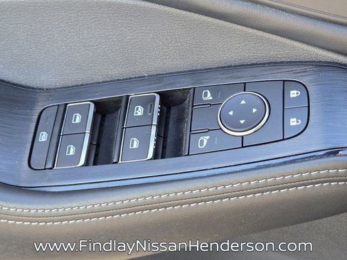 Used 2023 Nissan Rogue SL w/ SL Premium Package image 22