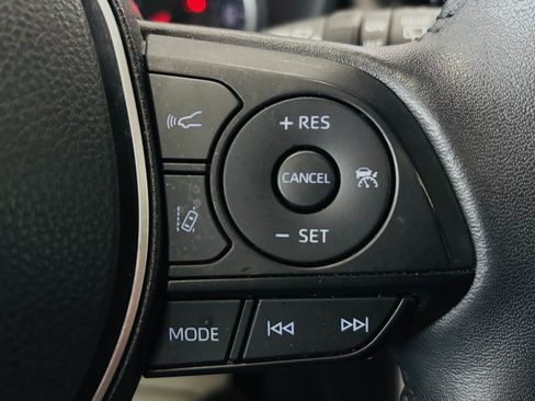 Used 2022 Toyota RAV4 XLE Premium AWD/4WD image 41