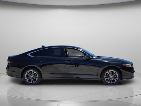 Used 2023 Honda Accord EX image 5