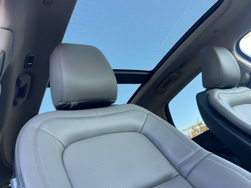 Certified 2025 Lincoln Corsair Grand Touring w/ Equipment Group 301A AWD/4WD image 14