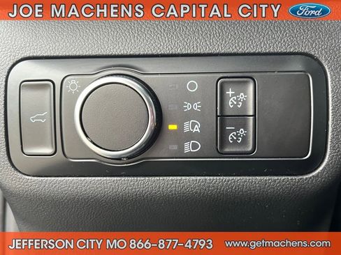 Certified 2022 Ford Escape SE w/ SE Sport Appearance Package image 21